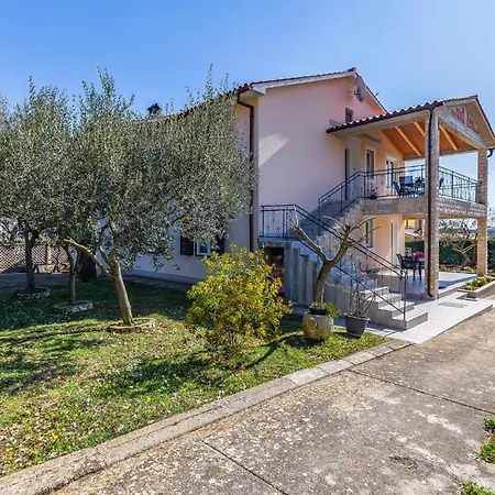 2 Bedroom Cozy In * Labin (Istria)