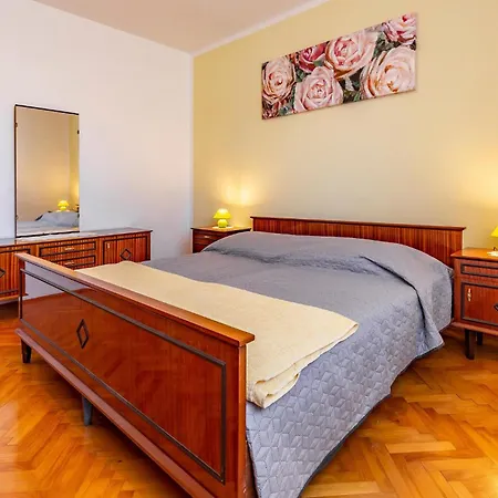 2 Bedroom Cozy In Apartmán Labin (Istria)