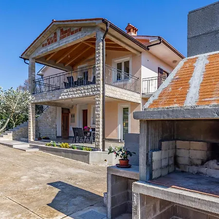 2 Bedroom Cozy In