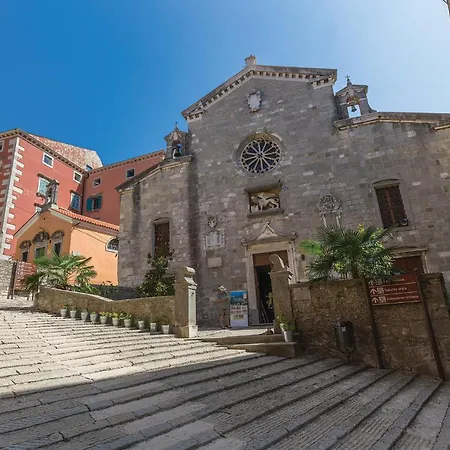 2 Bedroom Cozy In * Labin