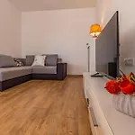 2 Bedroom Awesome In Labin (Istria)