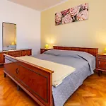 2 Bedroom Awesome In Apartamento Labin (Istria)