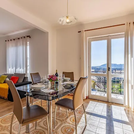 2 Bedroom Cozy In 아파트 라빈