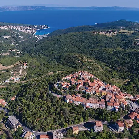 2 Bedroom Awesome In Διαμέρισμα